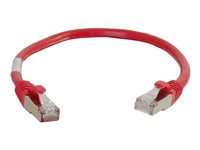 C2G Cat5e Booted Shielded (STP) Network Patch Cable - Kytkentäkaapeli - RJ-45 (uros) to RJ-45 (uros) - 7 m - STP - CAT 5e - valettu - punainen 83795