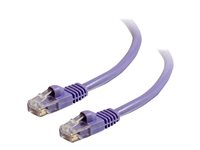 C2G Cat5e Booted Unshielded (UTP) Network Patch Cable - Kytkentäkaapeli - RJ-45 (uros) to RJ-45 (uros) - 1 m - UTP - CAT 5e - valettu, piikitön, säikeinen - violetti 83659